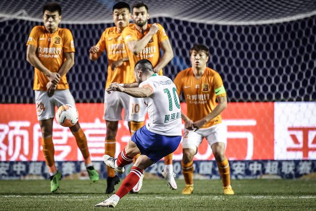 李弘权18+7上海6人上双力克浙江 总比分1-1