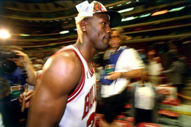 萨卡：大卫-路易斯对我影响最大